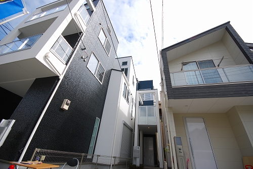 e794bbe5838f-018-s