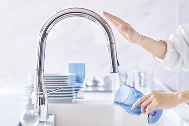 即湯器付きタッチレス水栓